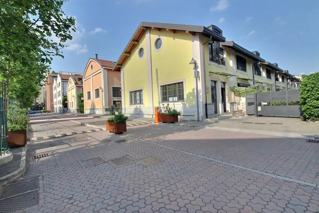 Milan Design Loft - 5 Mins From Fondazione Prada Apartment 0*,  Italy